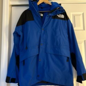 The North Face men’s 2 in 1 ski jacket size L
